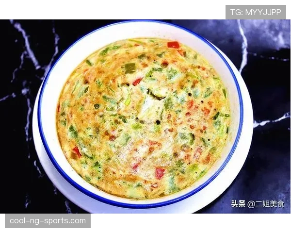 覃海洋训练完直接啃鸡胸肉，这自律看得我饭都吃不香了